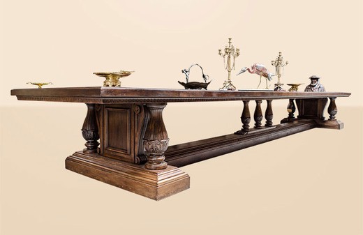 антикварная мебель - итальянский стол из ореха