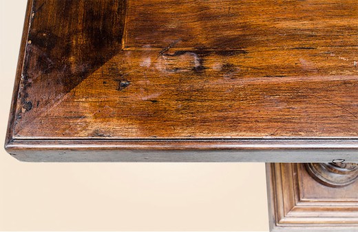 старинный стол из ореха, итальянский стиль