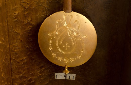антикварные часы из дуба, конец 19 века