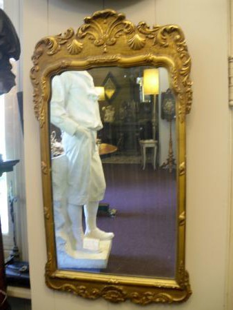 старинное зеркало с золочением