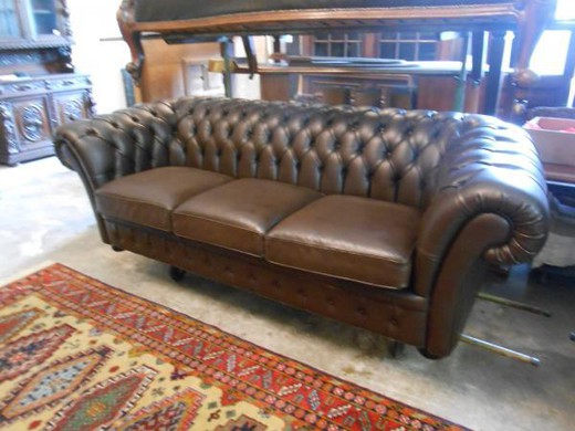 antique furniture  chesterfield sofa in leather 
