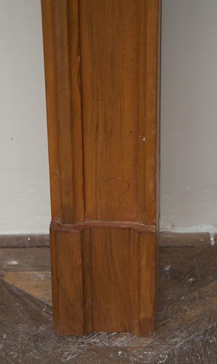 винтажный деревянный камин