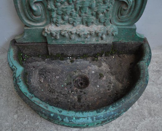 железный окрашенный фонтан антик, наполеон 3