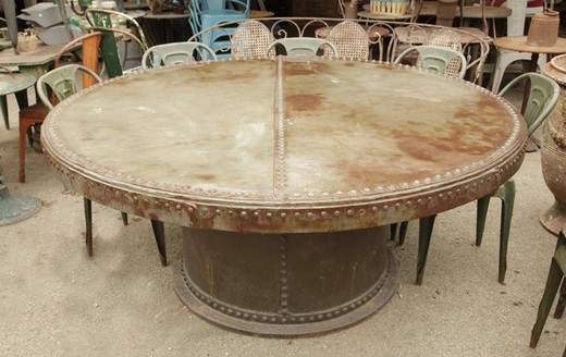 loft furniture round table industry