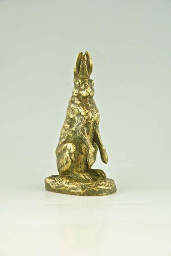 винтажная скульптура в виде бронзового зайца