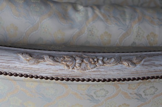 vintage rococo couch