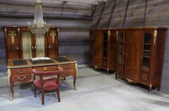 Антикварная мебель для кабинета