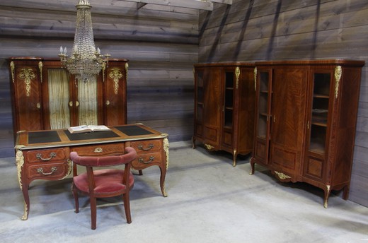 антикварный набор мебели для кабинета