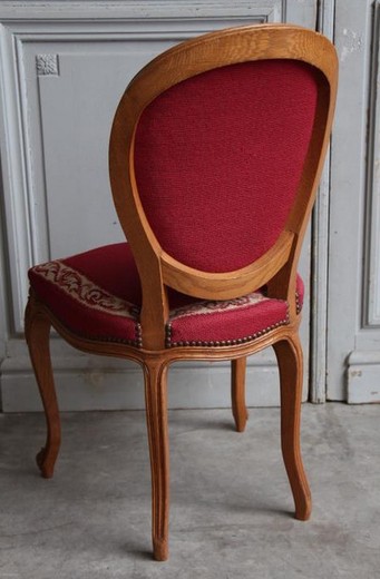 old antiques chairs in oak