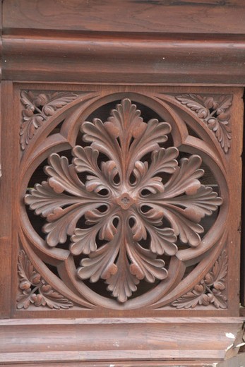 antique wall elements