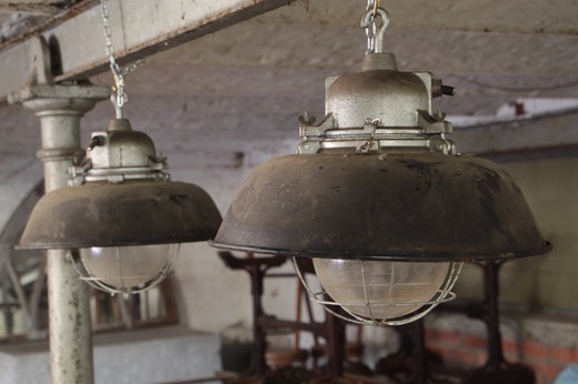 old pair lamps
