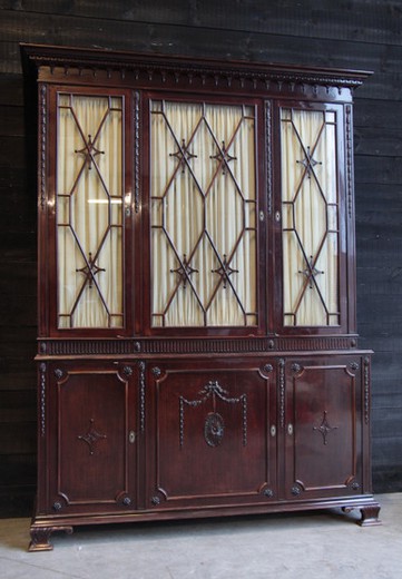 антикварная мебель - книжный шкаф из красного дерева