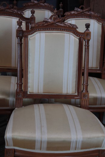старинная мебель - набор стульев из ореха