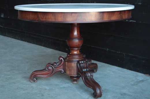 антикварный круглый стол из дерева с мрамором