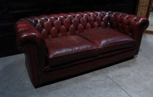 старинная мебель - кожаный диван честерфилд