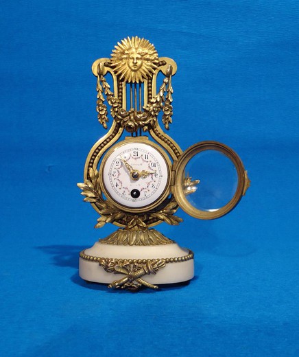 старинный набор для камина - часы и подсвечники, людовик 16, бронза
