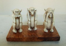 Скульптура "3 обезьяны мудрости"