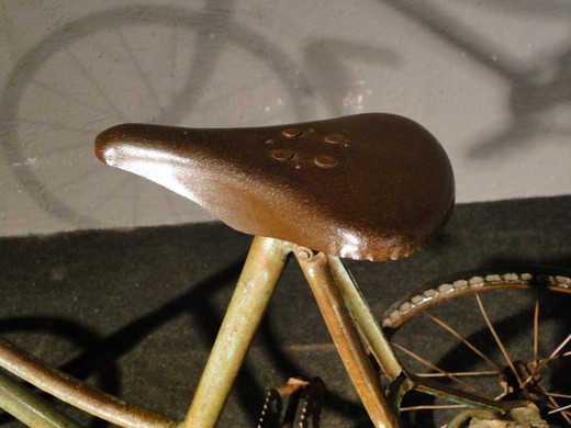 винтажный трехколесный велосипед из металла, 20 век