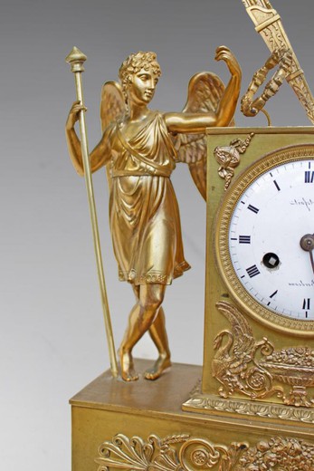антикварные бронзовые часы с золочением, стиль карл 5