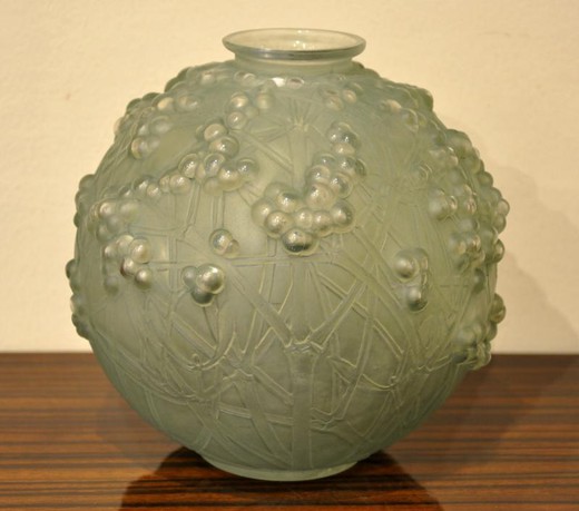 старинная ваза из стекла в стиле ар-деко, 20 век