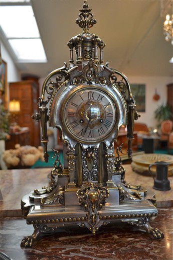 антикварные настольные часы ренессанс из бронзы и латуни, 19 век