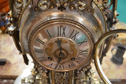 антикварные бронзовые часы с серебром в стиле ренессанс