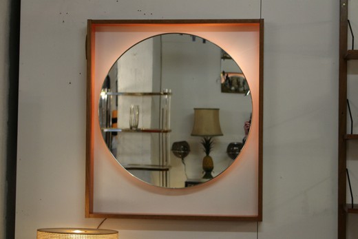 антикварное круглое зеркало из дерева