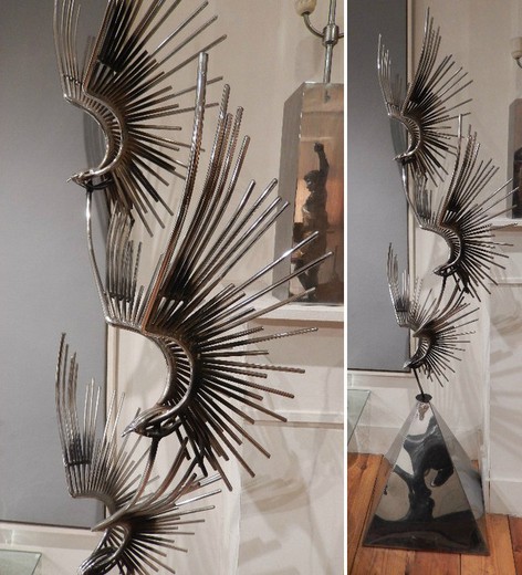 старинная скульптура птицы, автор кертис жере, металл
