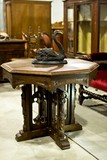 Антикварный стол готика