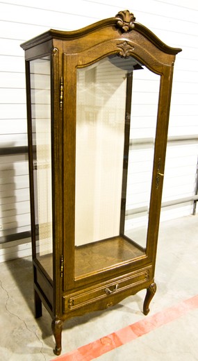 antique display made of oak