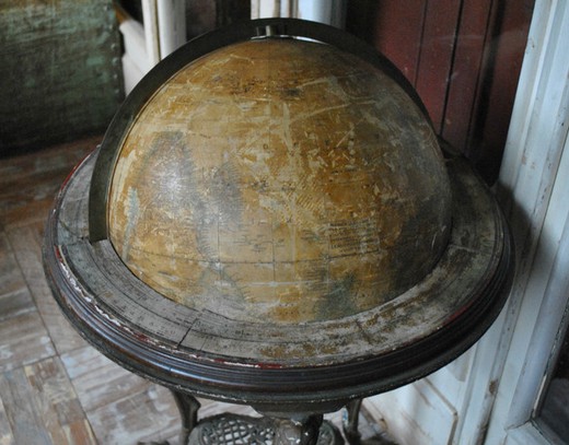 старинный глобус