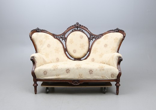 антикварная мебель - софа в стиле нео-рококо