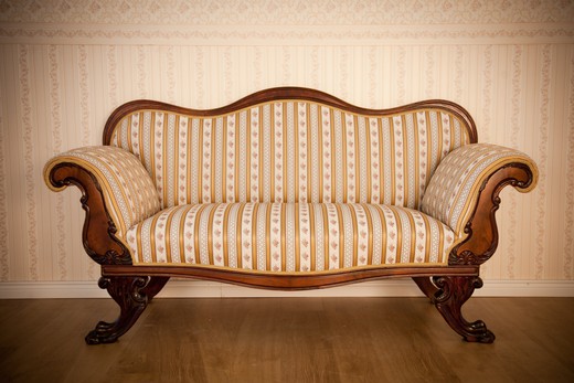 антикварная мебель - диван 1880 года