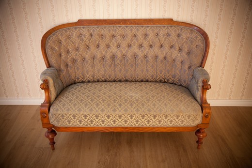 антикварная мебель - небольшой диван