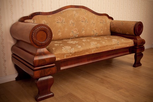 старинный диван бидермайер из красного дерева