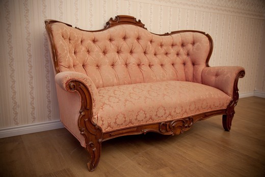 антикварная мебель - диван из ореха, 1920 год