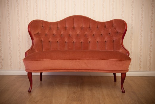 антикварная мебель - элегантный диван
