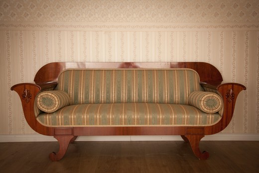антикварная мебель - диван бидермайер, 1900 год