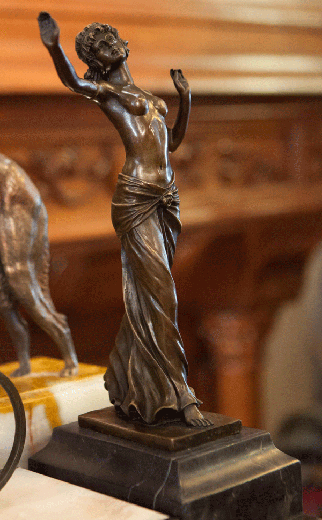 винтажная скульптура девушки из бронзы