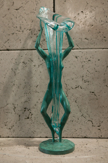 антикварная ваза в стиле модерн