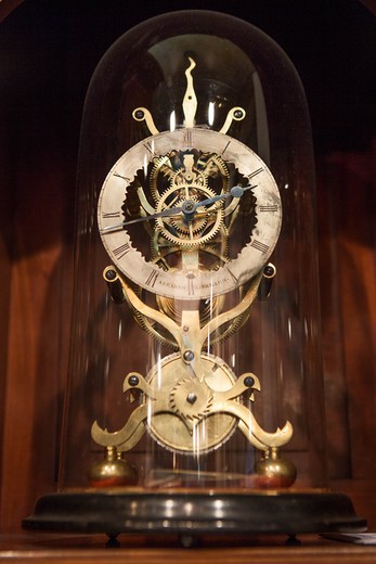 антикварные часы скелетоны из меди и стекла