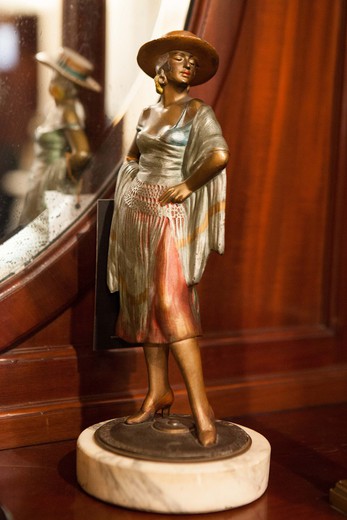 антикварная скульптура танцовщица из бронзы и мрамора