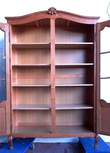 старинная мебель - книжный шкаф из дуба