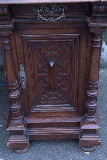 мебель антик - кабинет из резного дерева в стиле ренессанс