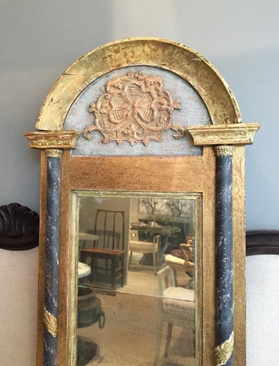 старинный антиквариат - большое зеркало