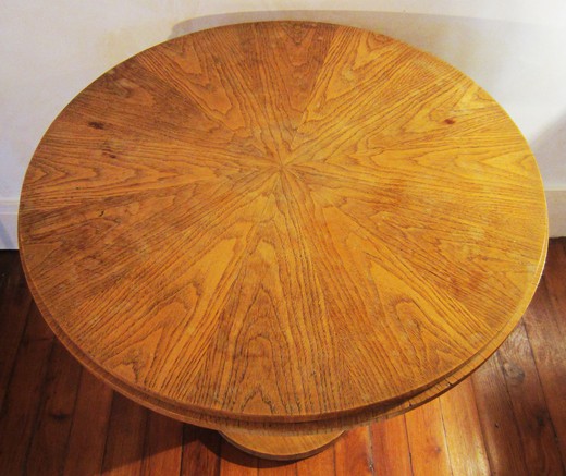 антикварный круглый стол для обеда