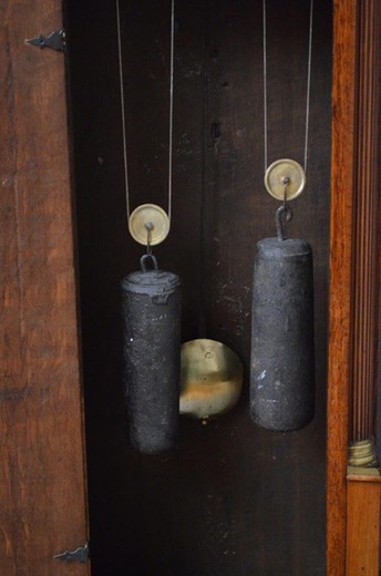 старинные напольные часы 18 века, дуб и латунь