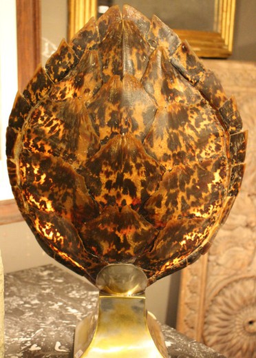 антикварная настольная лампа из черепахового панциря