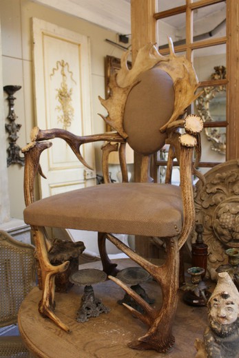 антикварная мебель - парные кресла в охотничьем стиле