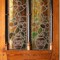 дверь в готическом стиле с витражными панелями